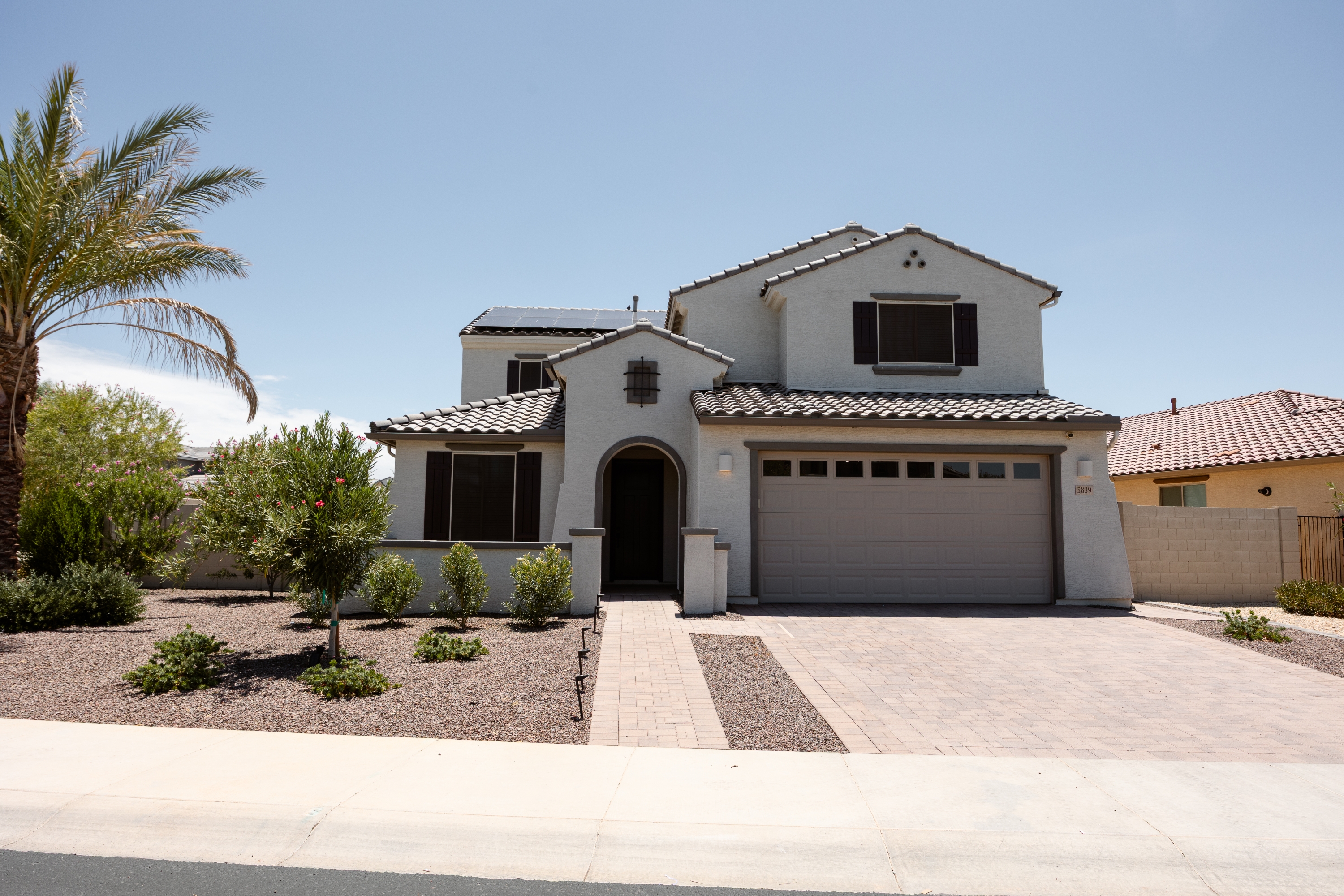 5839 North 88th Lane